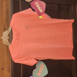 Women's Size Medium Pink Under Armour Loose Fit  Athletic Shirt